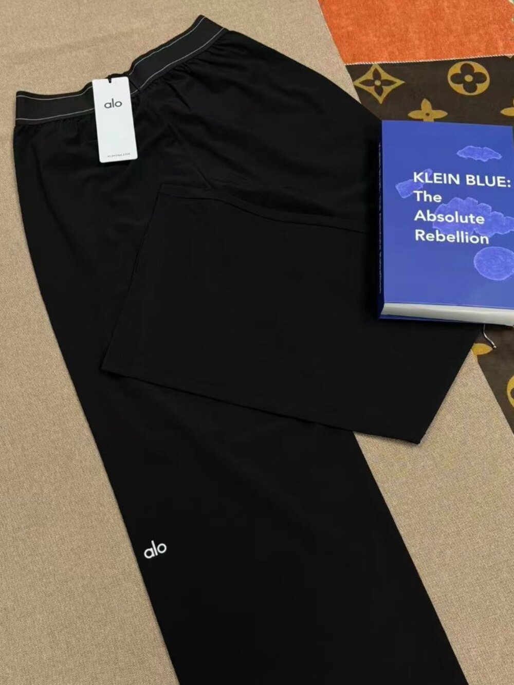 š¤Alo Yoga Suit Up Pants Black Regular Fit Loose Straight Leg Pants XXS/S/M size - Picture 3 of 12